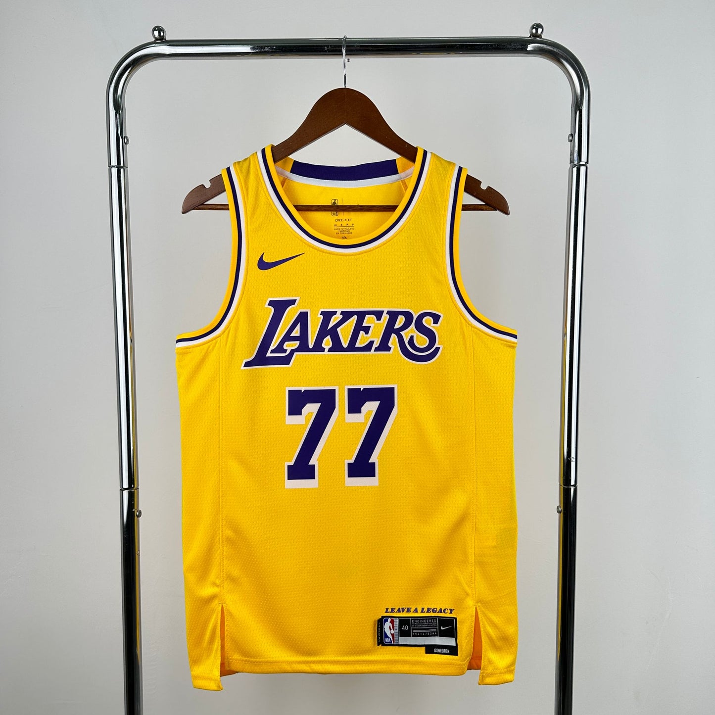 גופיית NBA לוקה דונצ'יץ צהובה בלוס אנג׳לס