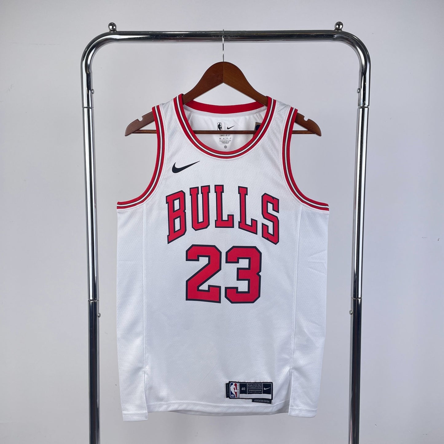גופיית NBA מייקל ג׳ורדן לבנה בשיקגו בולס